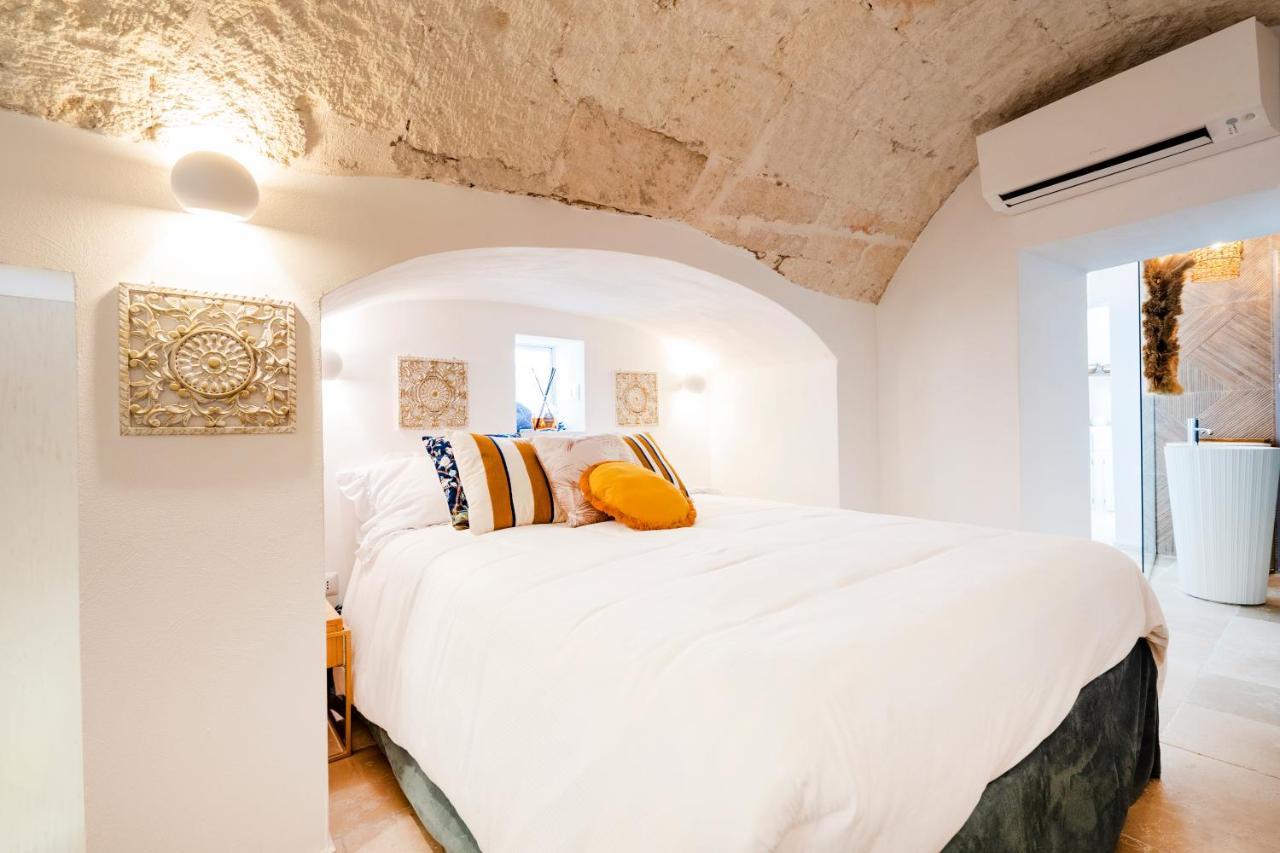 Apulia Charming Suites - Casa Lonfo Suite Sole Монополи Экстерьер фото