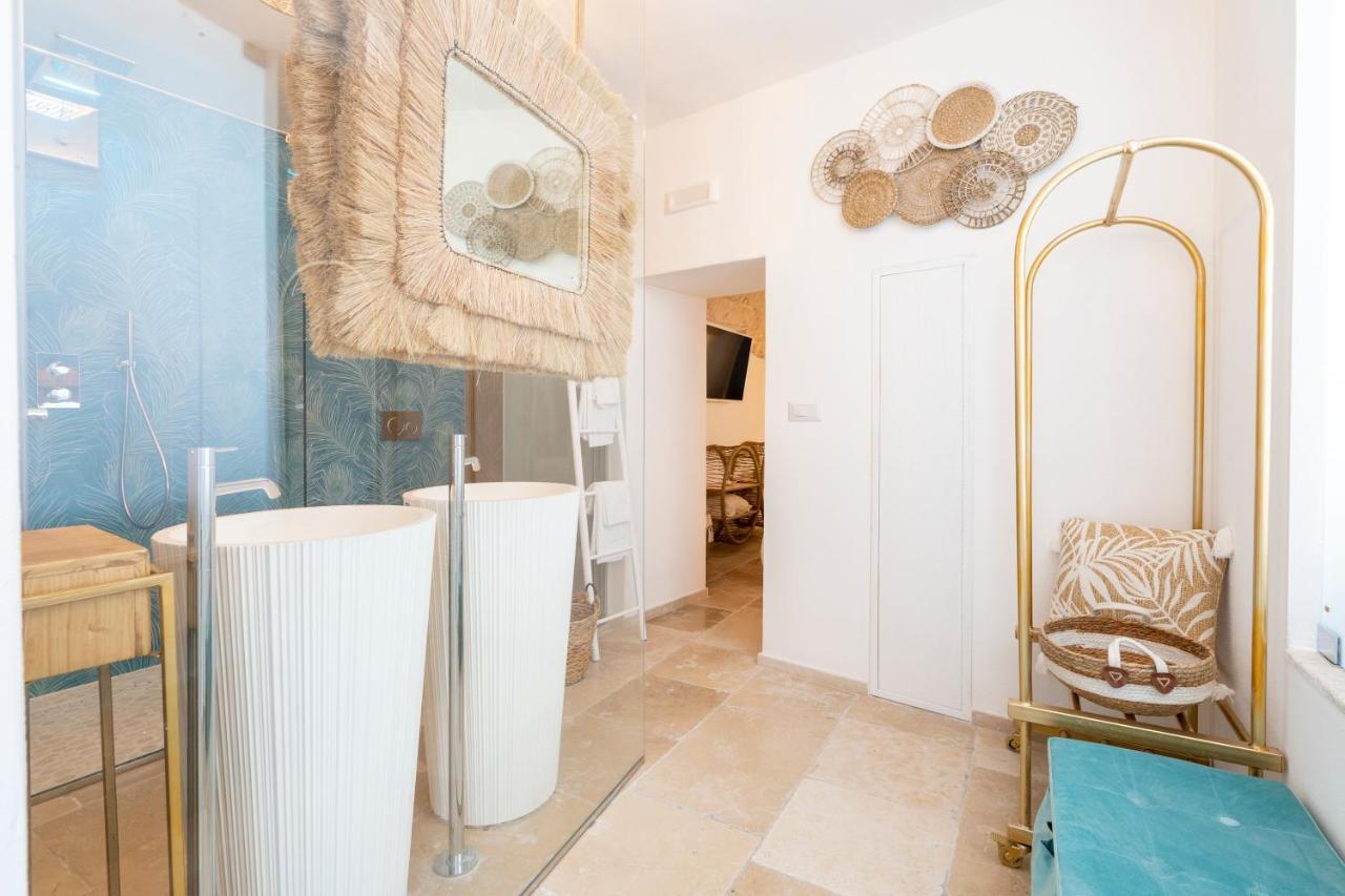 Apulia Charming Suites - Casa Lonfo Suite Sole Монополи Экстерьер фото