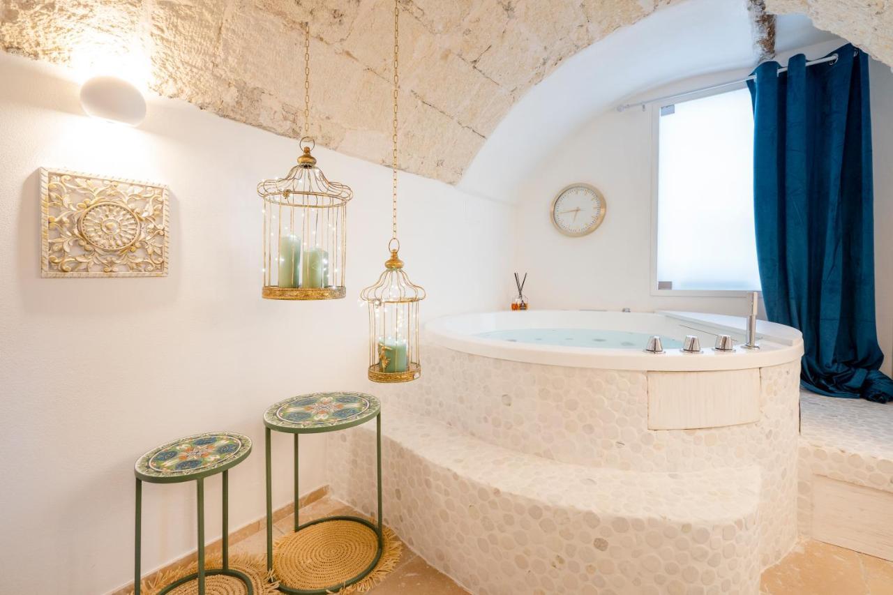Apulia Charming Suites - Casa Lonfo Suite Sole Монополи Экстерьер фото