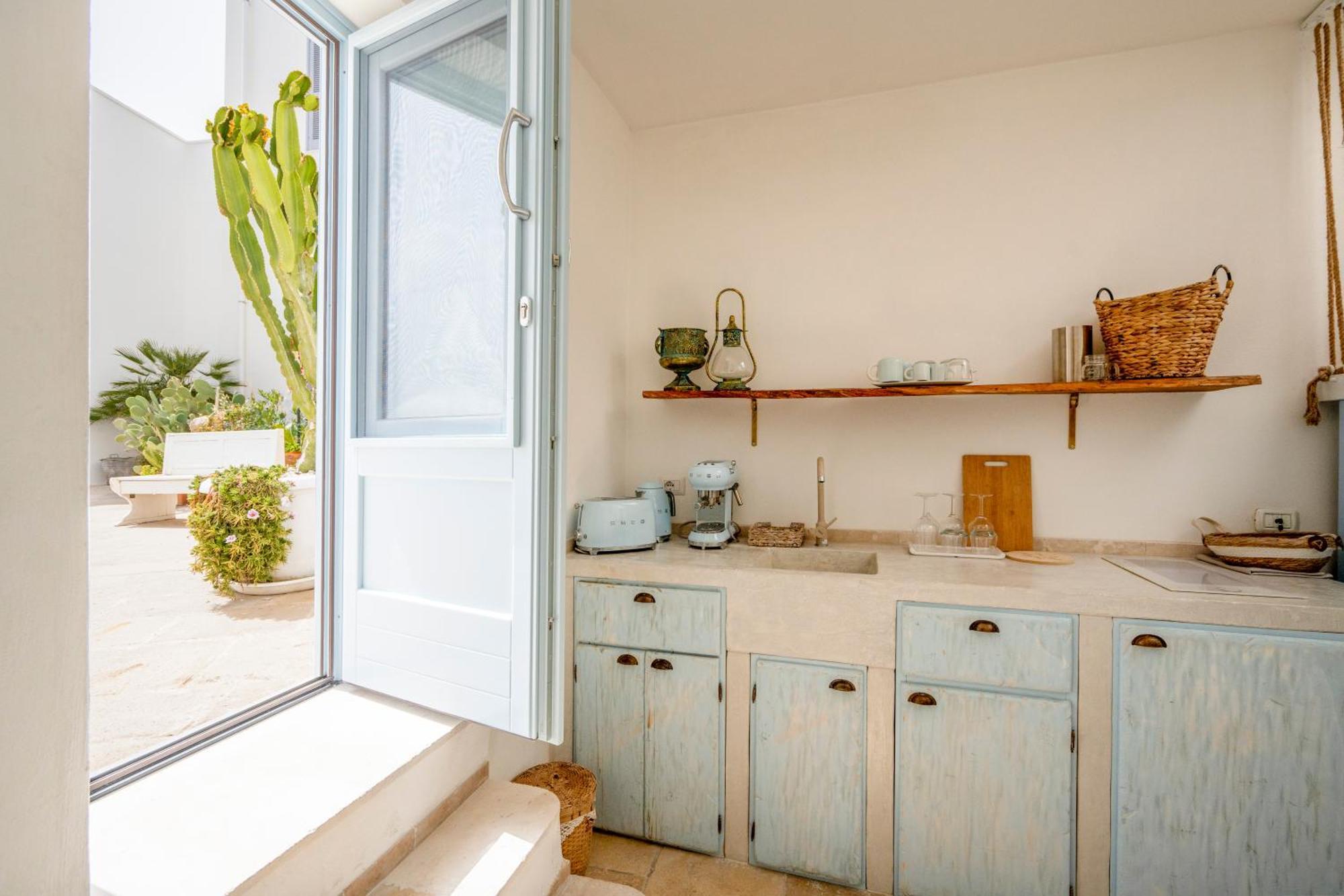 Apulia Charming Suites - Casa Lonfo Suite Sole Монополи Экстерьер фото