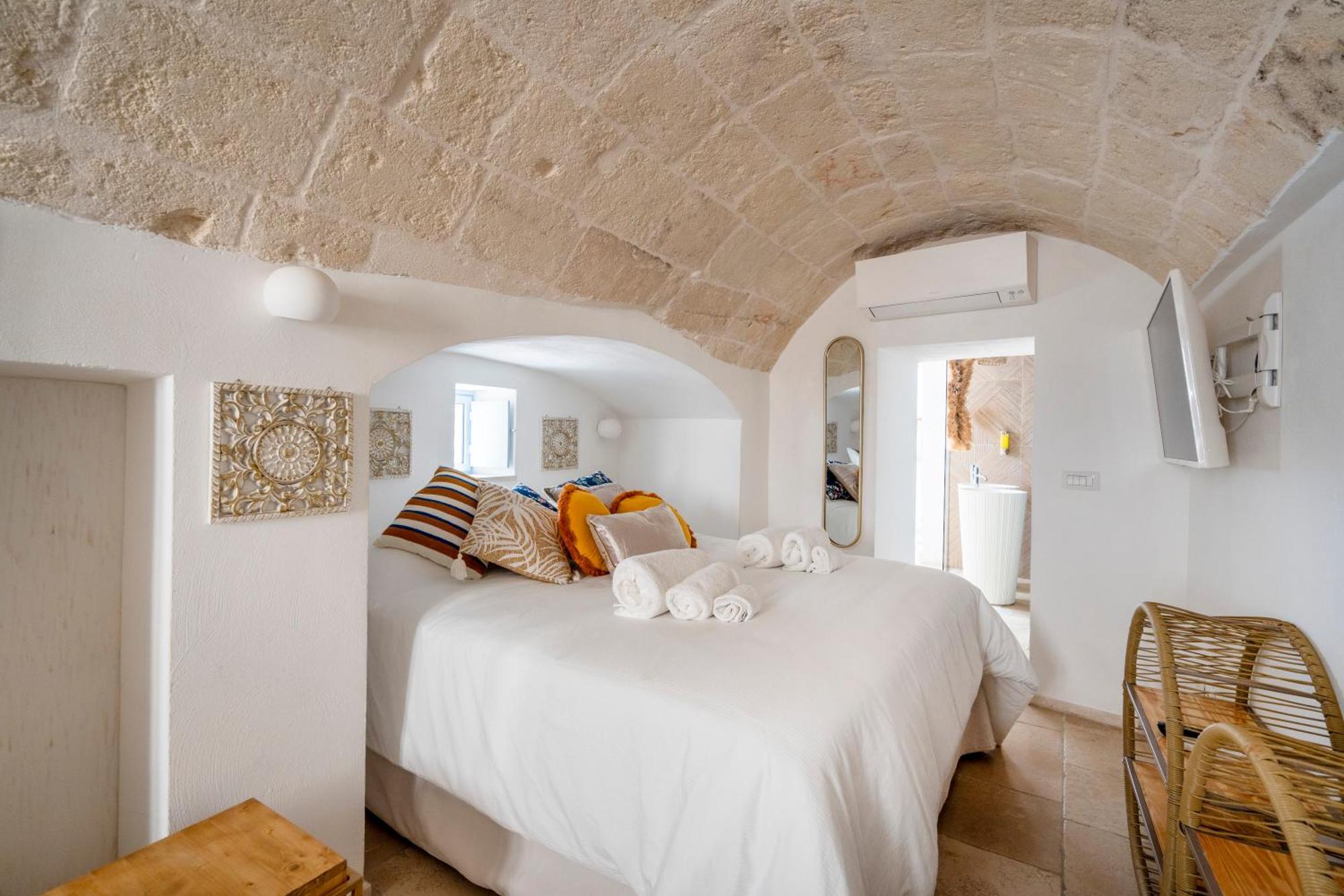 Apulia Charming Suites - Casa Lonfo Suite Sole Монополи Экстерьер фото