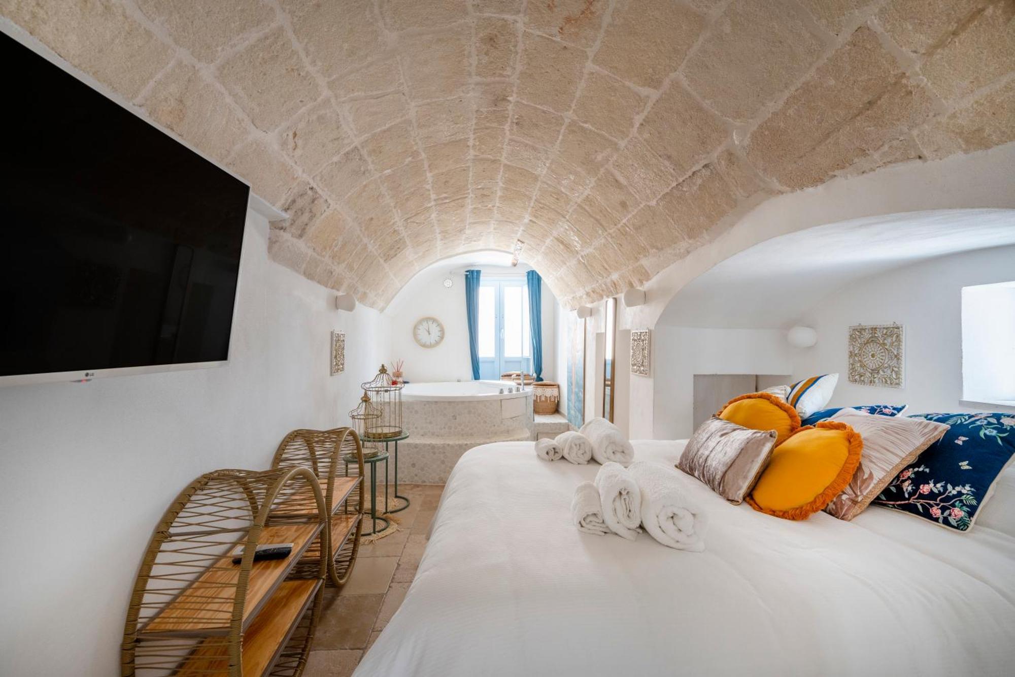 Apulia Charming Suites - Casa Lonfo Suite Sole Монополи Экстерьер фото